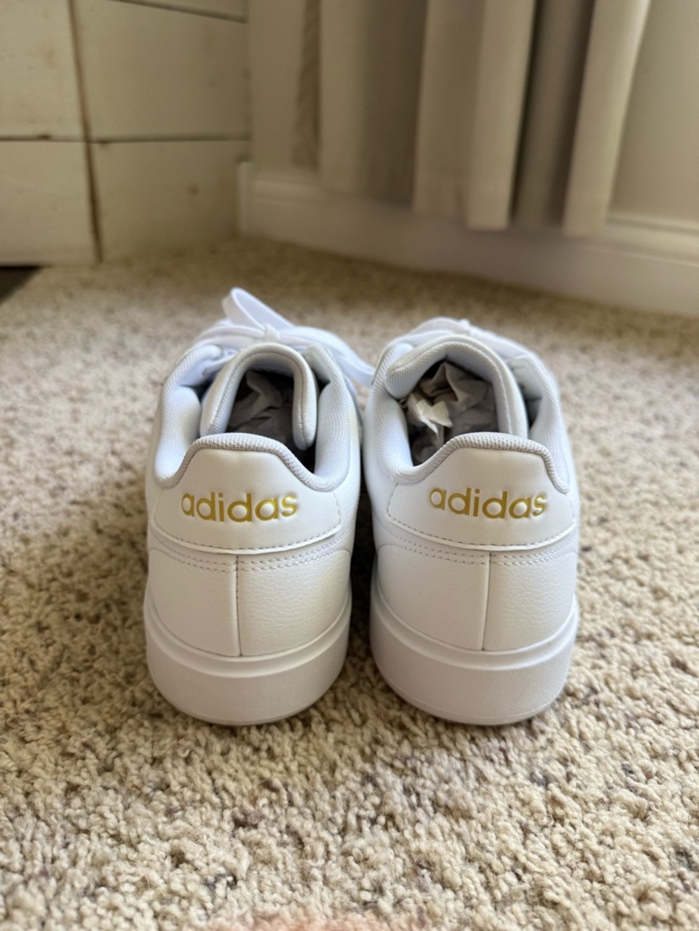 adidas White Low-Top Court-Style Sneakers with Gold Logo - Picture 4 of 5